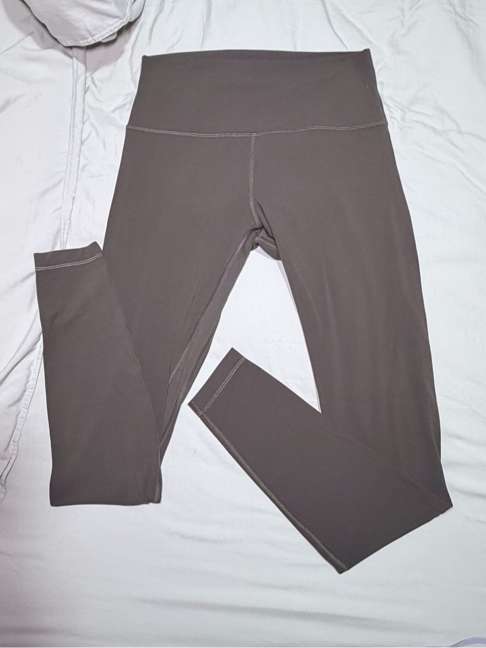 Lululemon High-Waist Active Leggings in olive green